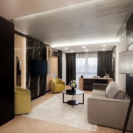 Platinia Hotel 5*